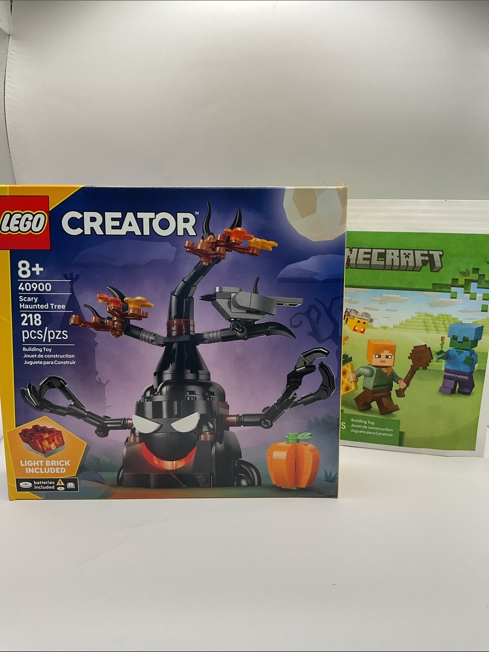 LEGO 40900 30732 Creator Black Tree Monster and Alex’s Campfire conflict